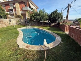 Chalet en venta en Vallirana
