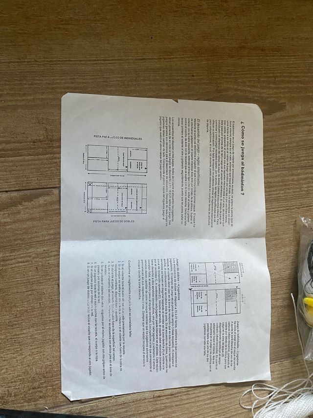 Set Bádminton: Red, 4 Raquetas, 3 Volantes