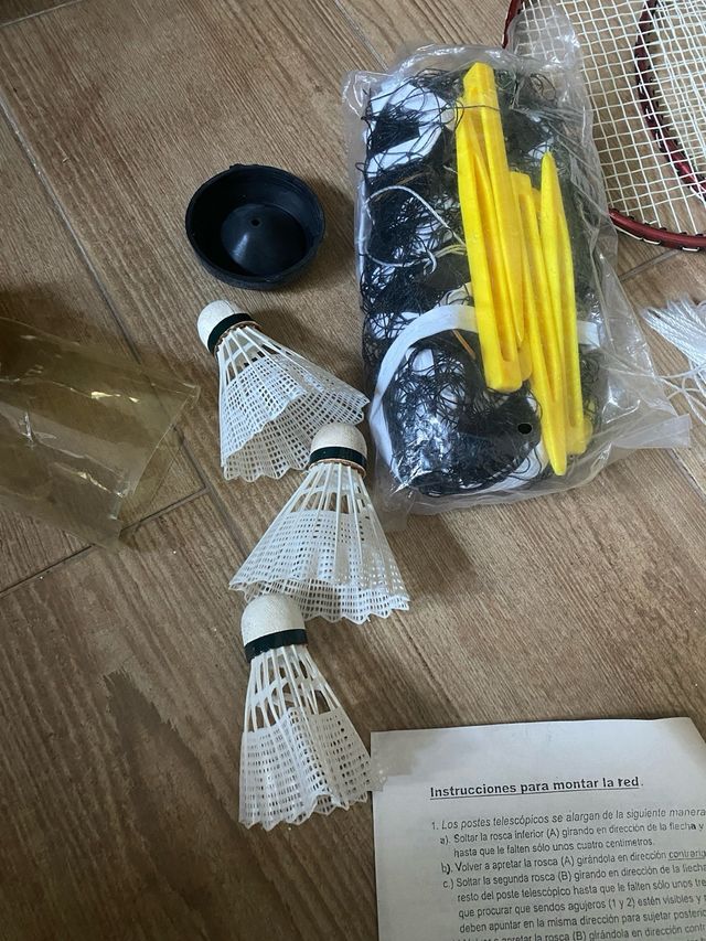 Set Bádminton: Red, 4 Raquetas, 3 Volantes