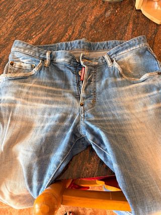 Pantalones vaqueros DSQUARED2