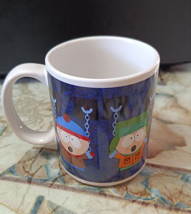 Xícara de South Park com seus personagens (nova)
