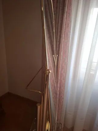 Espejo de pie dorado con baldas. NO ENVIO