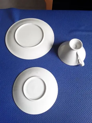 Tazza da Tè in porcellana con due piattini Vuokko