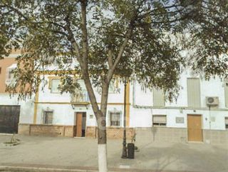 Casa adosada en venta en Lora del Río