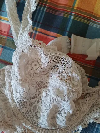Sujetador de encaje blanco
