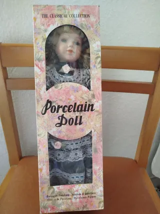 Muñeca Porcelana 40cm Vestido Volantes