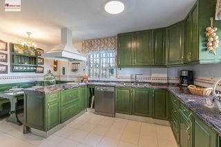 Chalet en venta en Zubia (La)