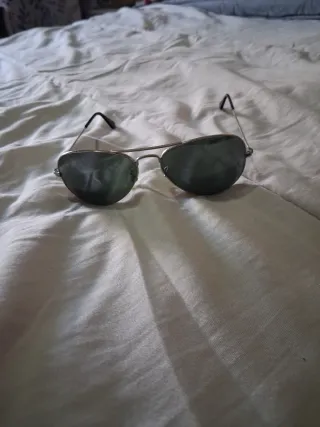 Gafas de sol Ray-Ban Aviator 10 € cada una