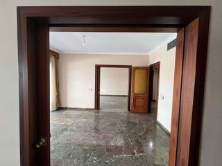 Piso en venta en Los Remedios en Sevilla