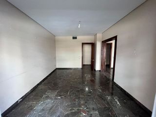 Piso en venta en Los Remedios en Sevilla