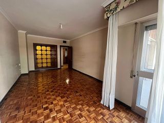 Piso en venta en Los Remedios en Sevilla