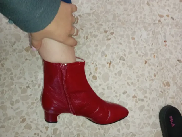 Botas de tacón rojas