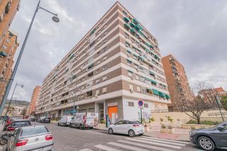 Piso en venta en Cervantes en Granada