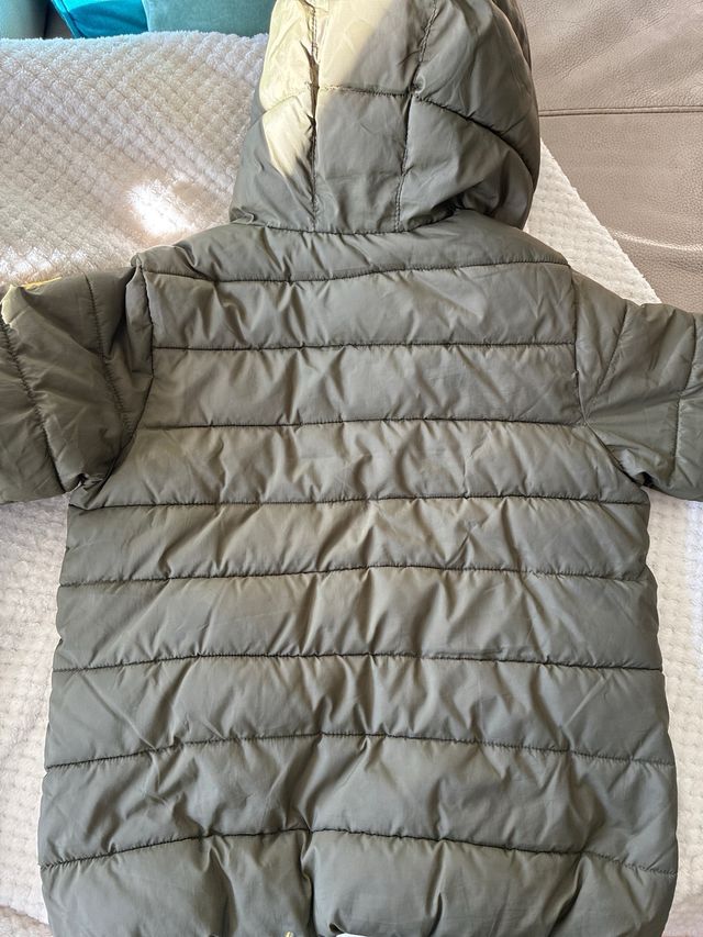 Parka gruesa verde/amarillo 7-8 años (130xcms)