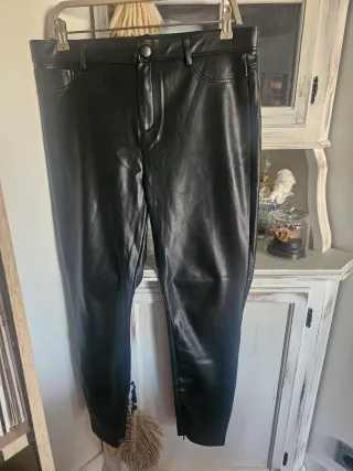 Pantalón imipiel negro boot cut