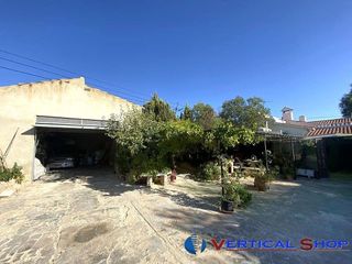 Chalet en venta en Caudete