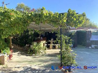 Chalet en venta en Caudete