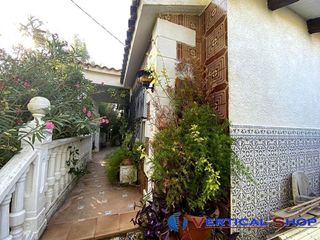 Chalet en venta en Caudete