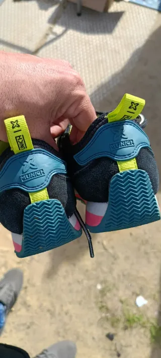 Botas Munich Negras y Azules