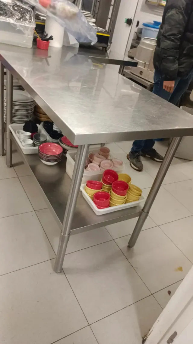 Mesa de acero inoxidable