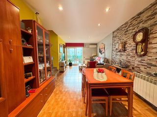 Casa adosada en venta en Sentmenat