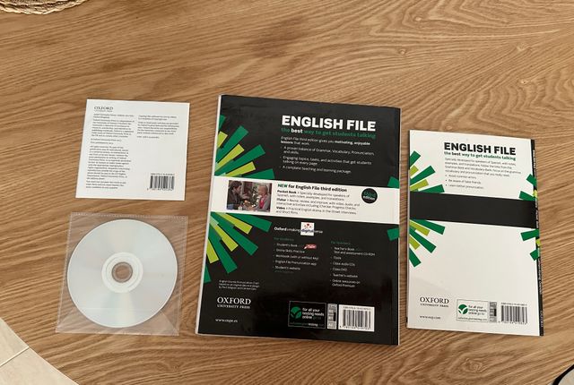 ENGLISH FILE INTERMEDIATE 3 ED STUDENT´S BOOK