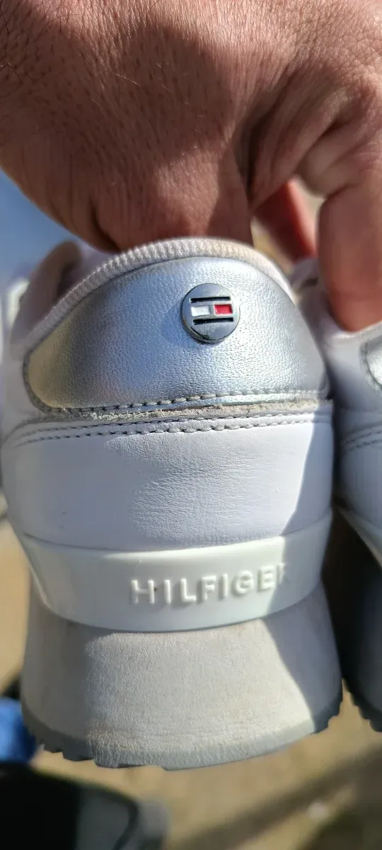 Botines Tommy Hilfiger Plata y Blanco