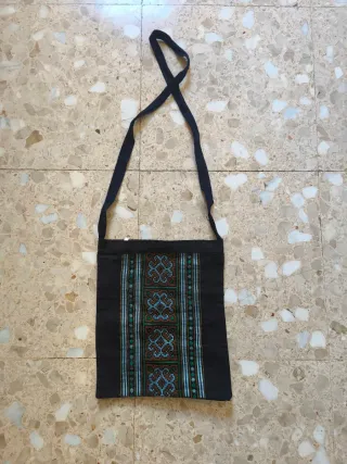 Bolso de tela étnico bordado