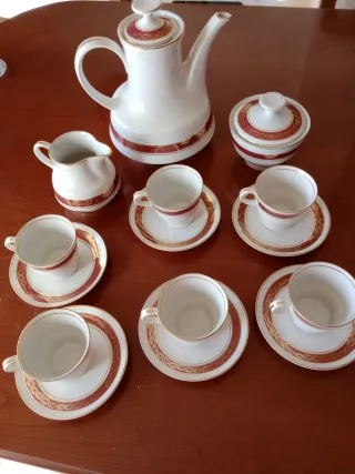 Juego de café completo blanco y dorado