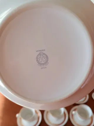 Juego de café completo blanco y dorado