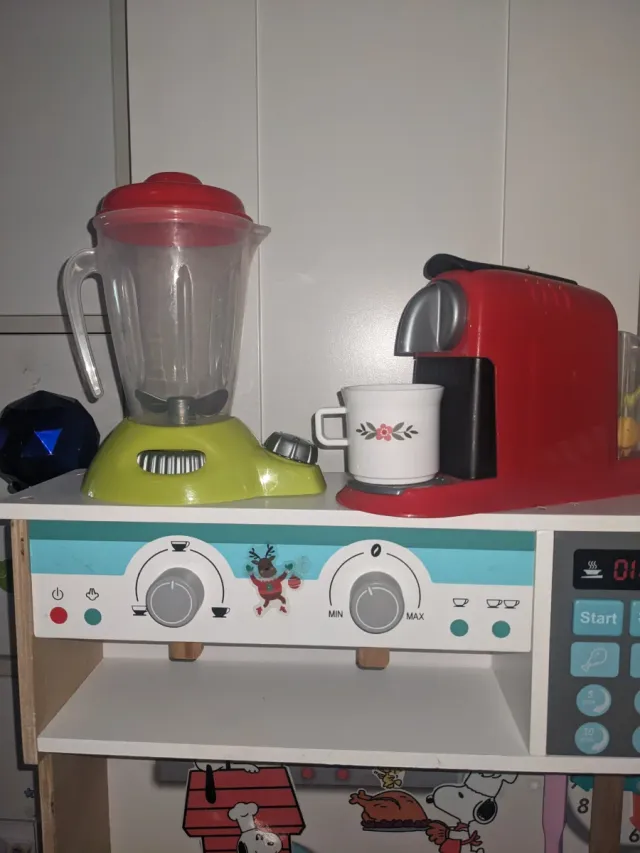 Cocina de madera infantil con accesorios