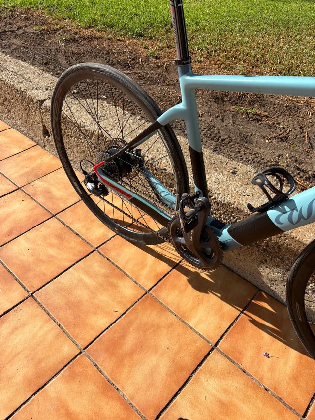 Bicicleta carretera eléctrica Wilier Cento 1 H