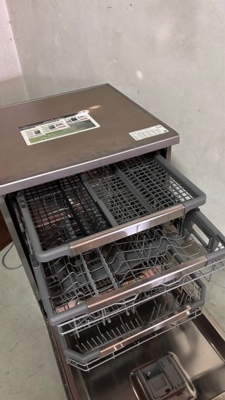 Lavavajillas LG averiado