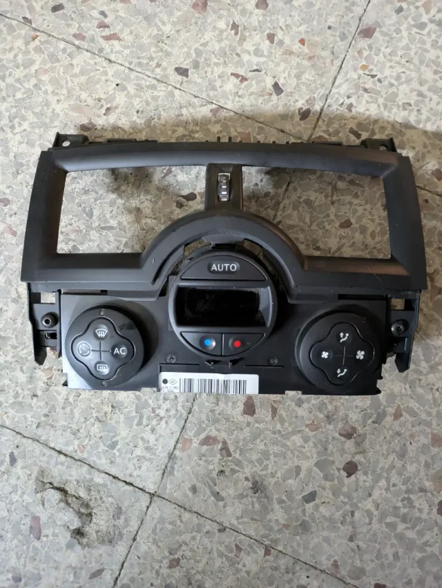 Unidad de control de clima AUTO AC