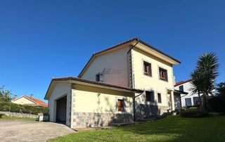 Chalet en venta en Celorio-Poó-Parres en Llanes