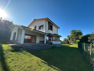 Chalet en venta en Celorio-Poó-Parres en Llanes