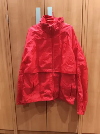 Traje de plástico rojo