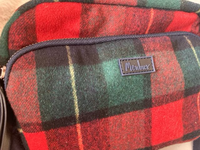 Bolso de invierno cuadros rojo y azul marino