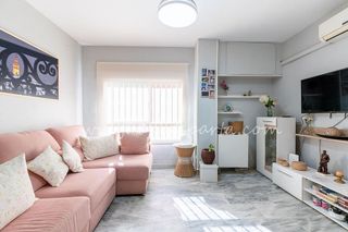 Piso en venta en Colores - Entreparques en Sevilla