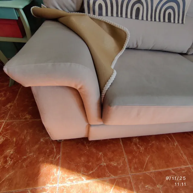 Sofá 3 plazas beige y gris URGE!