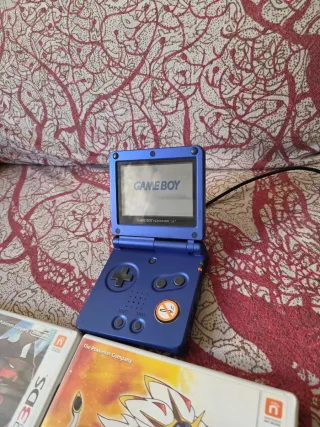 Game Boy Advance SP + 4 Juegos Pokémon
