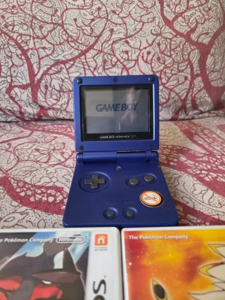 Game Boy Advance SP + 4 Juegos Pokémon