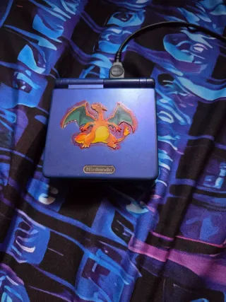 Game Boy Advance SP + 4 Juegos Pokémon