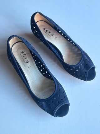 Zapatos tacón bajo ante azul marino Keys talla 38