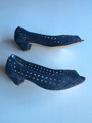 Zapatos tacón bajo ante azul marino Keys talla 38