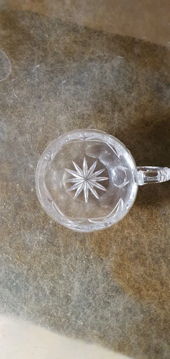 Boccale in cristallo inciso