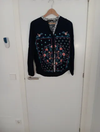 Blusón Desigual bordado Talla M