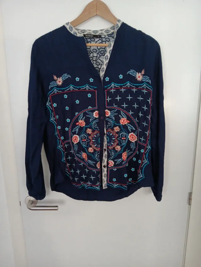 Blusón Desigual bordado Talla M