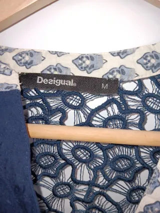Blusón Desigual bordado Talla M