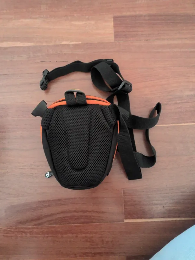 Funda Crumpler Proper Ready Toploader 150